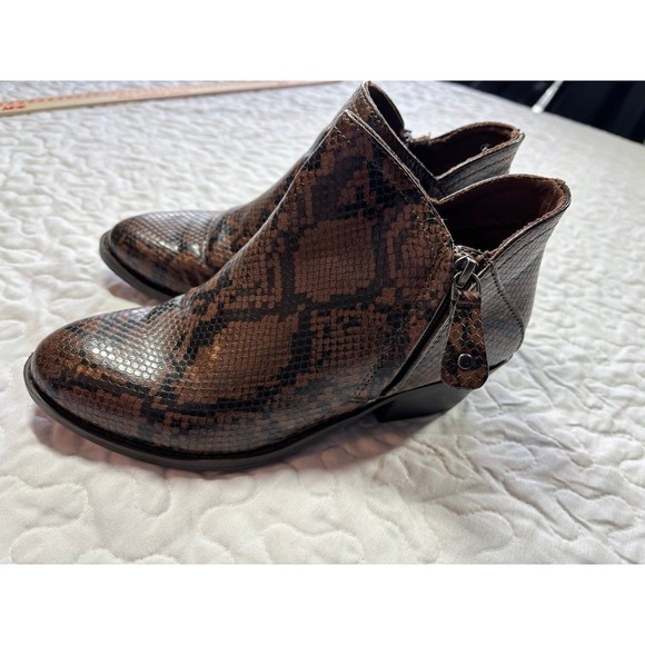 So Brown Angel Fish Snake Skin Ankle Booties size 6 - Picture 3 of 6